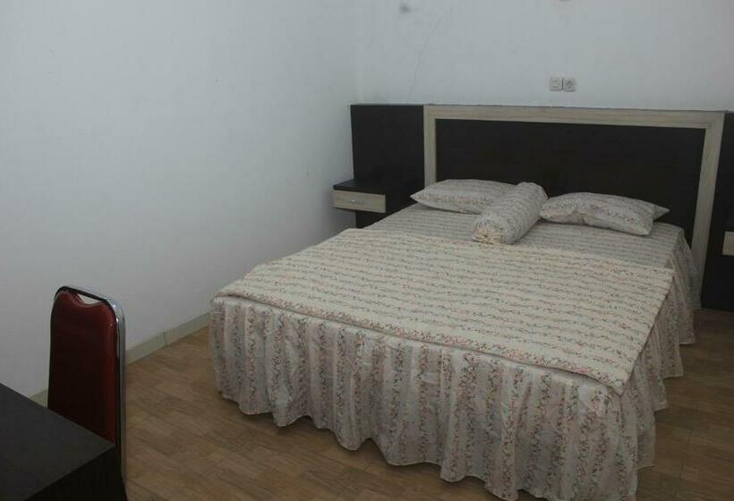 Pensão Aurora Guest House