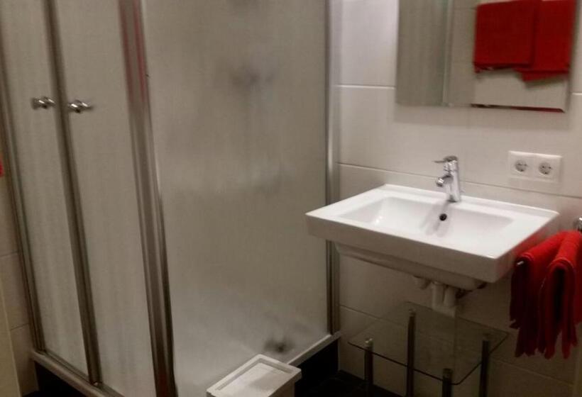 호스텔 Gasthaus Vinaders