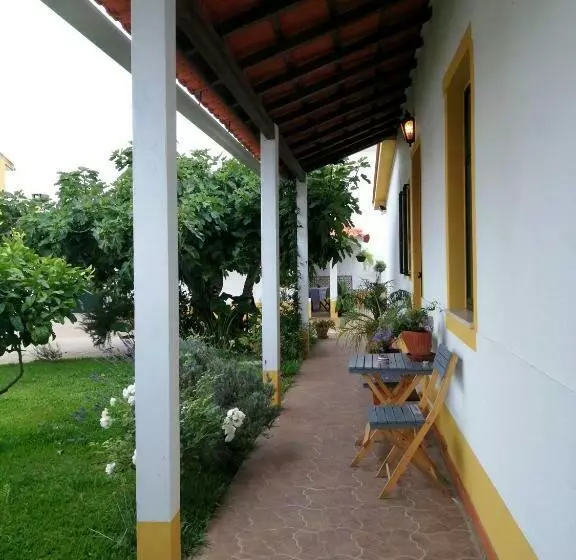 تختخواب و صبحانه Casa Dos Pingos De Mel