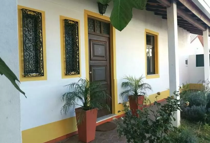 تختخواب و صبحانه Casa Dos Pingos De Mel