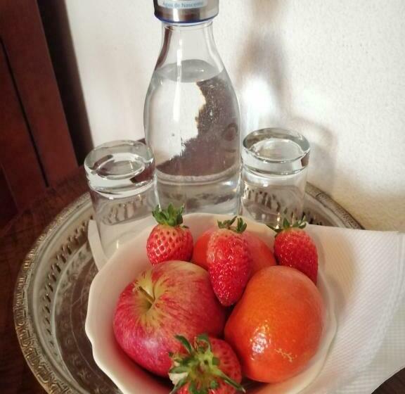 تختخواب و صبحانه Casa Dos Pingos De Mel