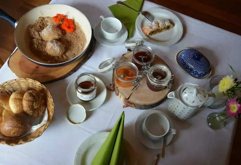 Aamiaismajoitus (B&B) Falkenau