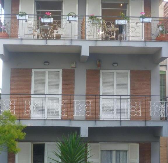 تختخواب و صبحانه L Incrocio 14