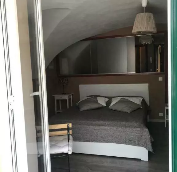 ベッドアンドブレックファースト La Paramira