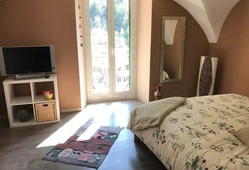 ベッドアンドブレックファースト La Paramira