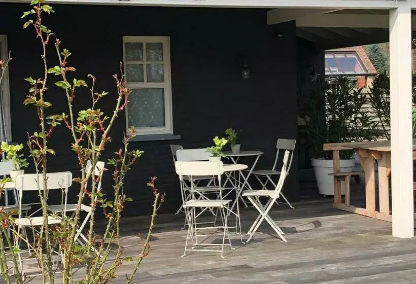 Aamiaismajoitus (B&B) Morris Coffee & Crafts