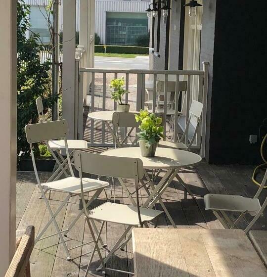 مبيت وإفطار Morris Coffee & Crafts