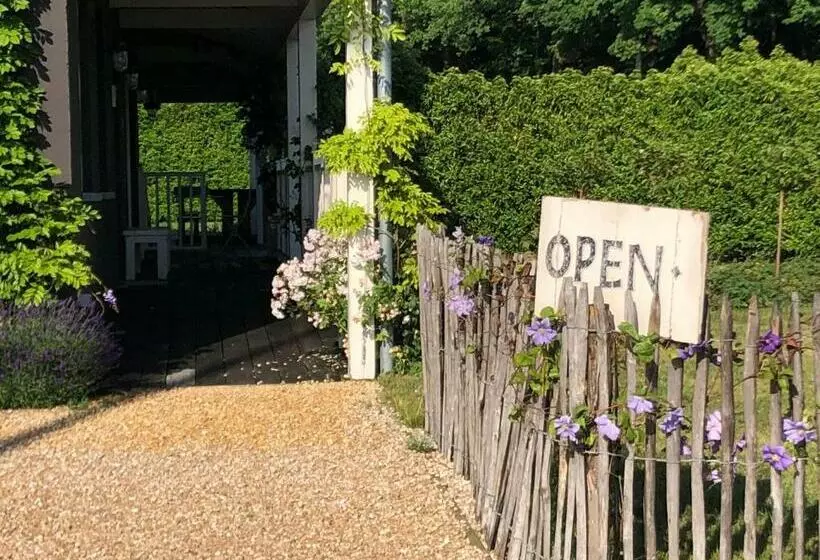 Aamiaismajoitus (B&B) Morris Coffee & Crafts