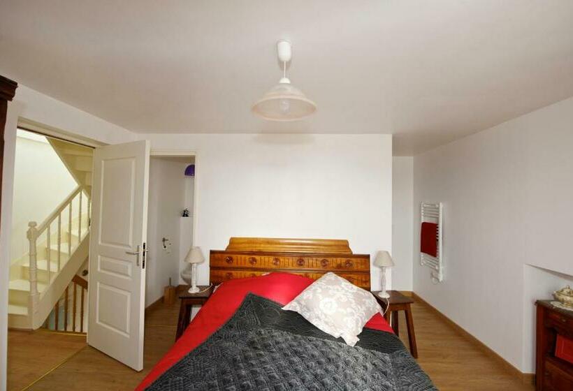 تختخواب و صبحانه Ty Ana