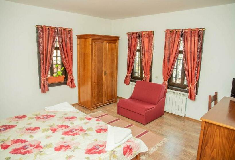 פנסיון Enchevite Strannopriemnitsi