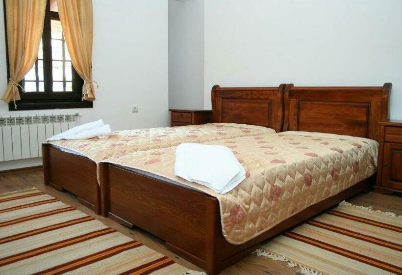 פנסיון Enchevite Strannopriemnitsi