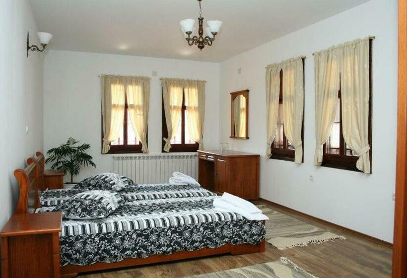 פנסיון Enchevite Strannopriemnitsi