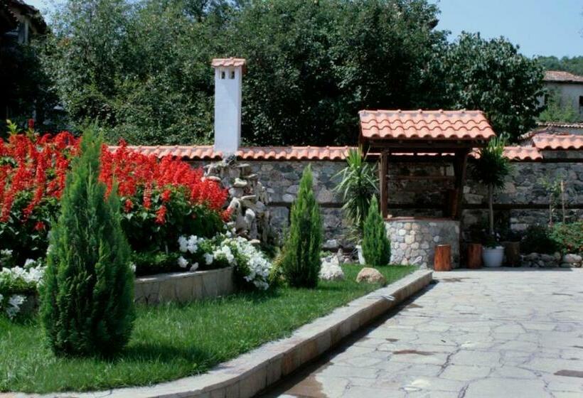 פנסיון Enchevite Strannopriemnitsi