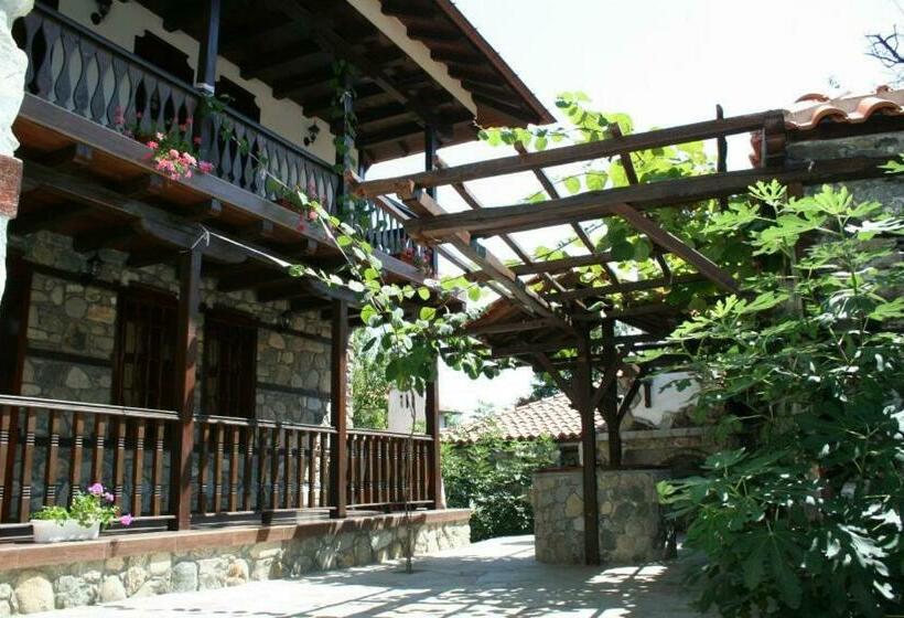 פנסיון Enchevite Strannopriemnitsi