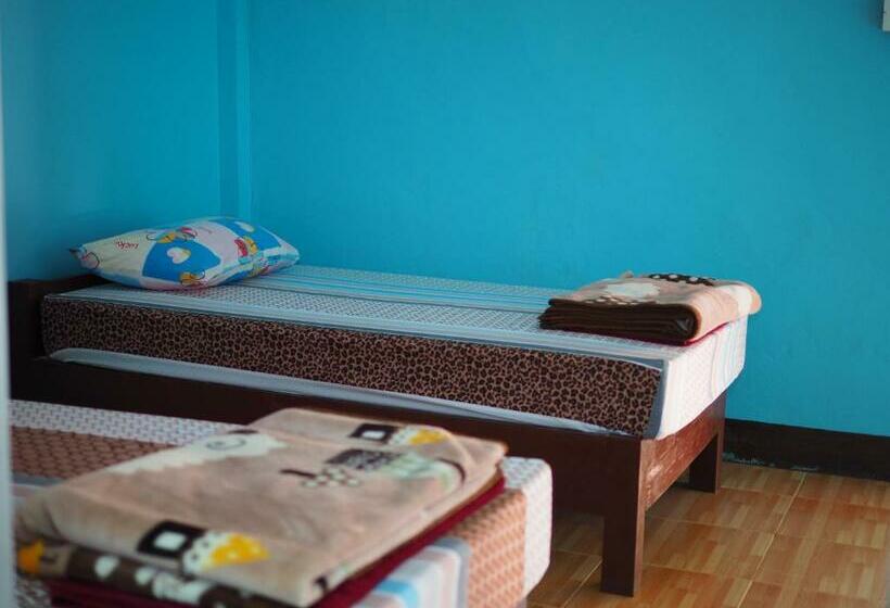 פנסיון Kaokondo Resort