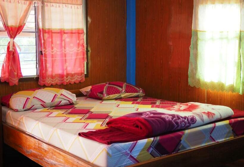 פנסיון Kaokondo Resort