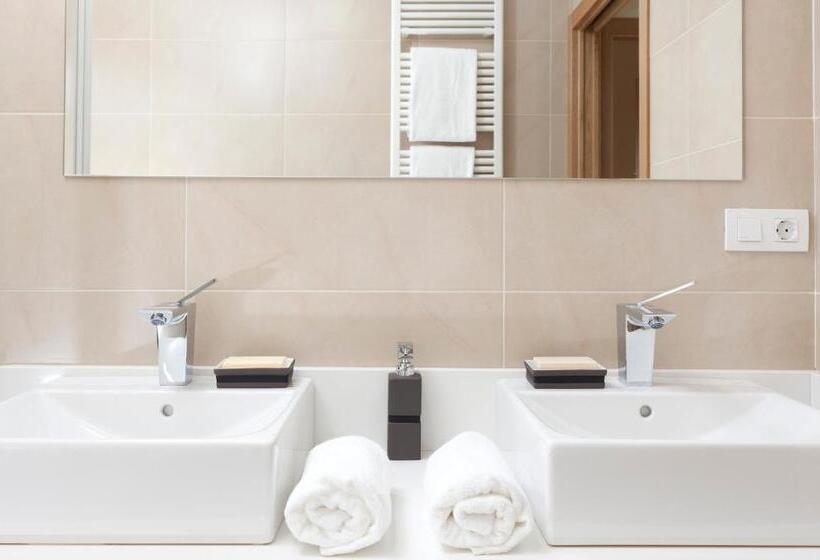 Aparthotel Jardines De Aristi