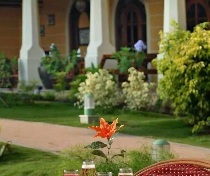 Отель Acron Candolim Regina