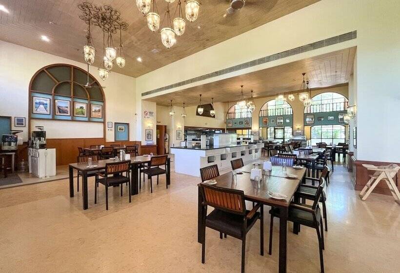 فندق Acron Candolim Regina