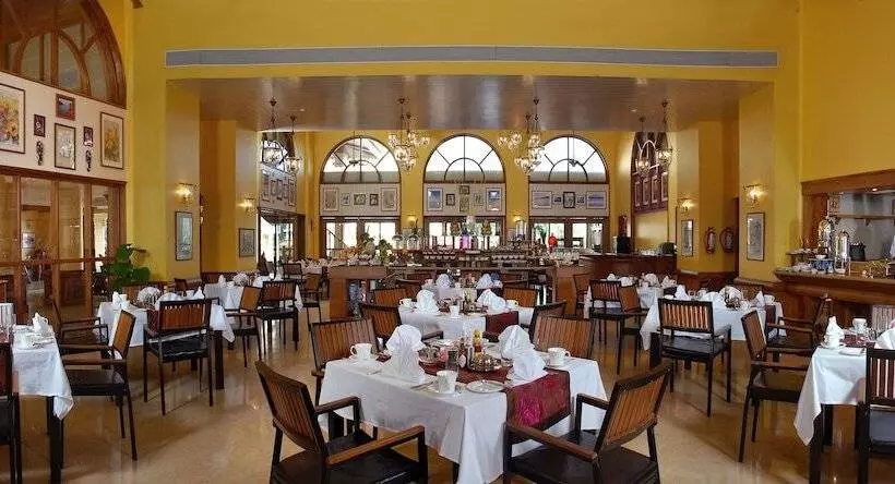 Отель Acron Candolim Regina