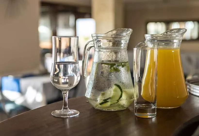 هتل Burning Shore