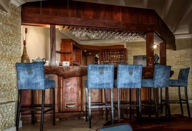 هتل Burning Shore