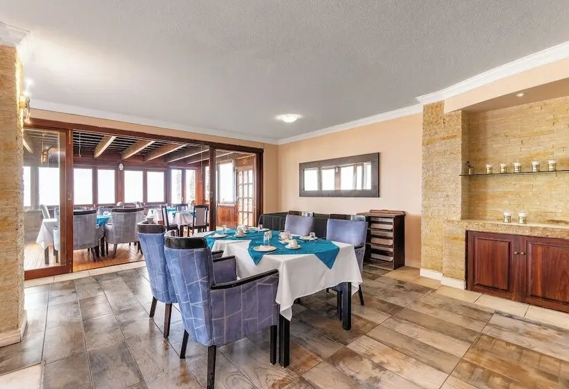 هتل Burning Shore