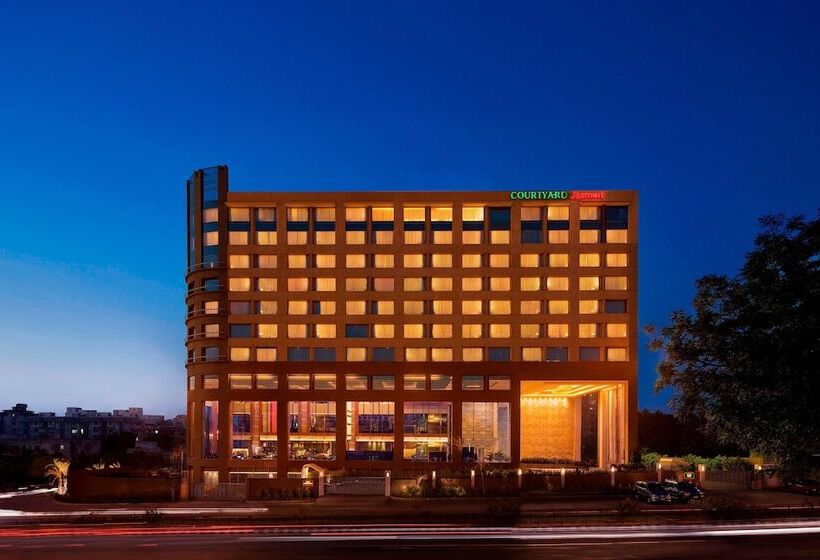 בית מלון כפרי Courtyard By Marriott Ahmedabad