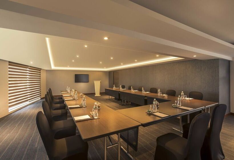 בית מלון כפרי Courtyard By Marriott Ahmedabad