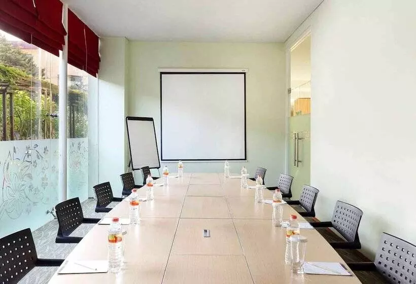 Отель Ibis Styles Yogyakarta