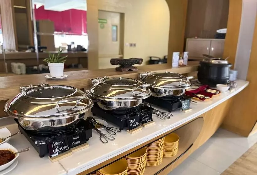 Отель Ibis Styles Yogyakarta