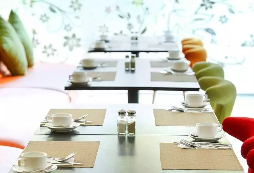 Отель Ibis Styles Yogyakarta