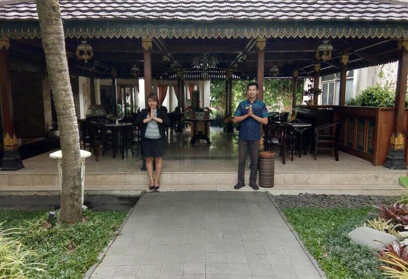 فندق Indah Palace Yogyakarta