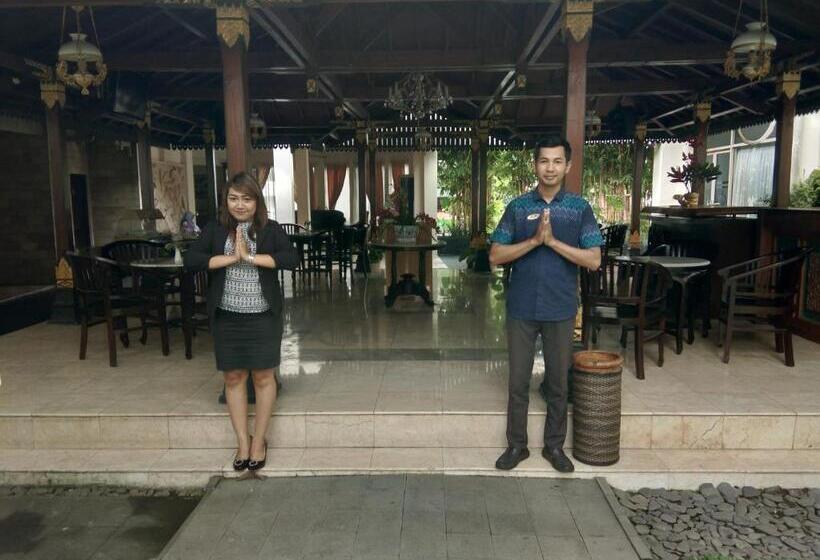 فندق Indah Palace Yogyakarta