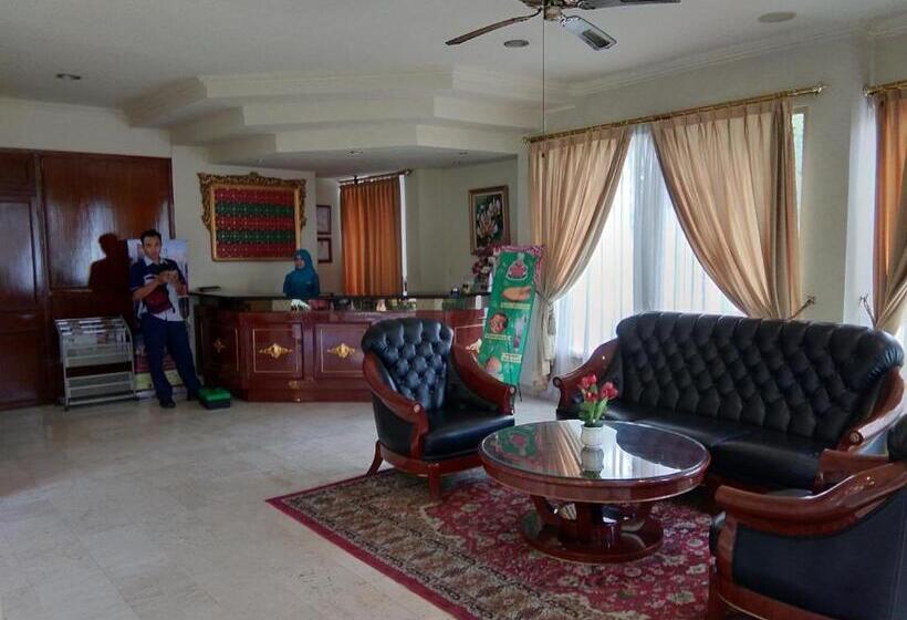 فندق Indah Palace Yogyakarta