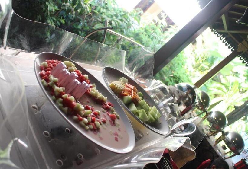 فندق Indah Palace Yogyakarta