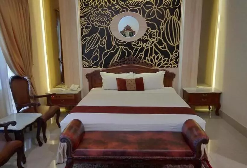 Отель Indah Palace Yogyakarta