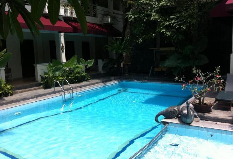 فندق Indah Palace Yogyakarta