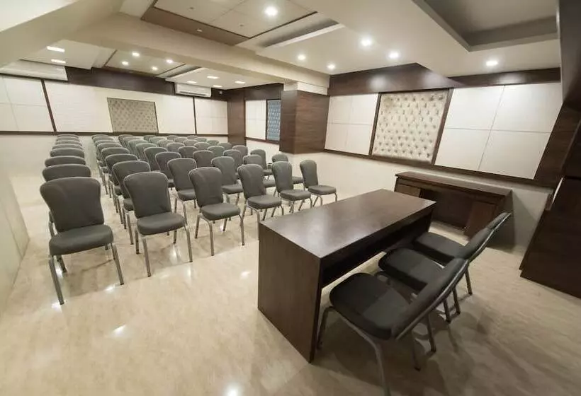 酒店 Le Grande Mumbai International Airport