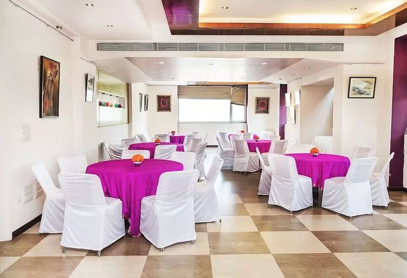 Hotel Mantra Amaltas