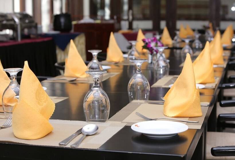 Hotel Randiya Anuradhapura