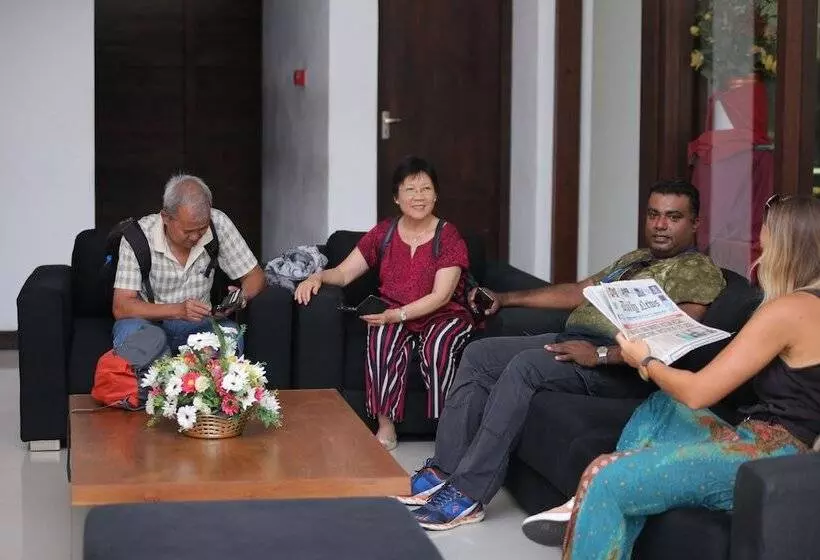 هتل Randiya Anuradhapura