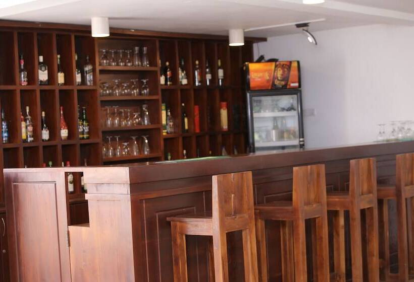 Hotel Randiya Anuradhapura