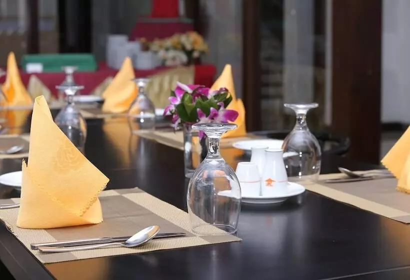 هتل Randiya Anuradhapura