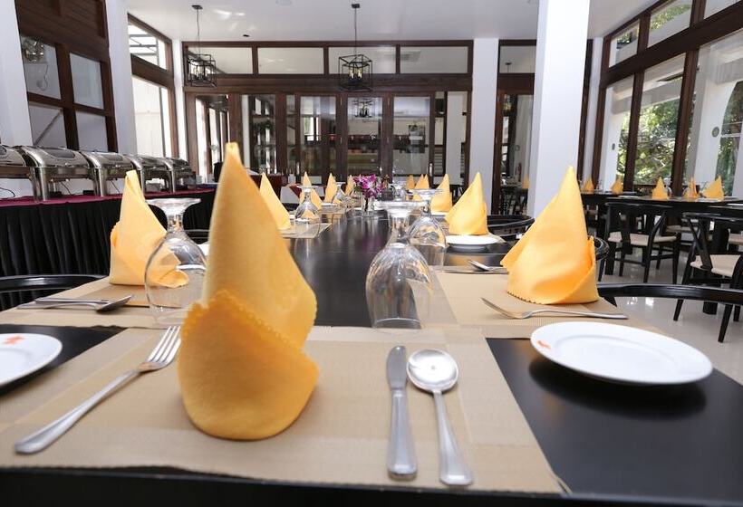 Hotel Randiya Anuradhapura