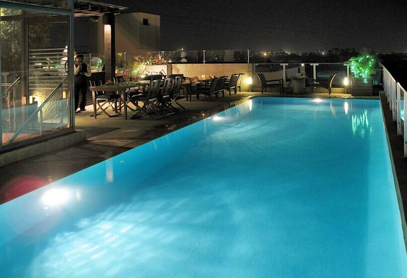 בית מלון כפרי The Central Park