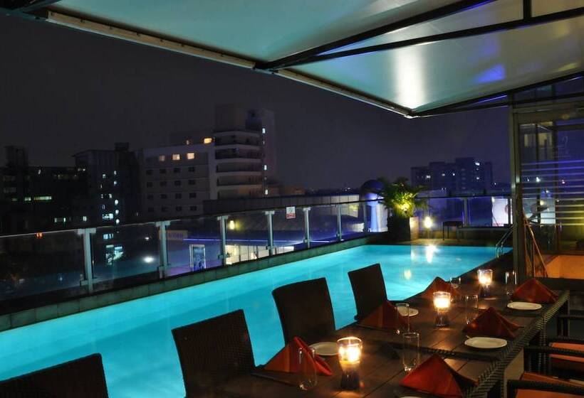 בית מלון כפרי The Central Park