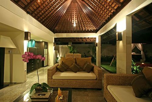 בית מלון כפרי The Khayangan Dreams Villa Umalas