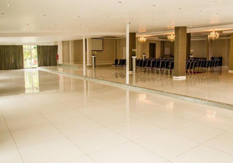 فندق The Square Boutique By Misty Blue S