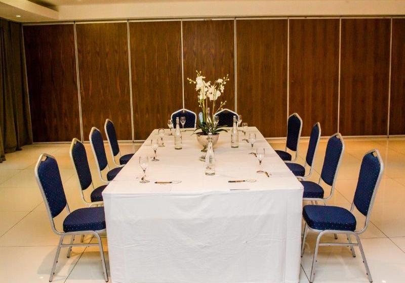 فندق The Square Boutique By Misty Blue S